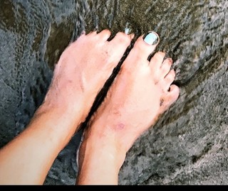 Sameera Reddy feet photo thumbnail