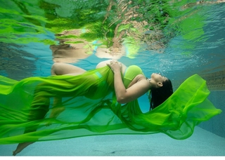 Sameera Reddy feet photo thumbnail