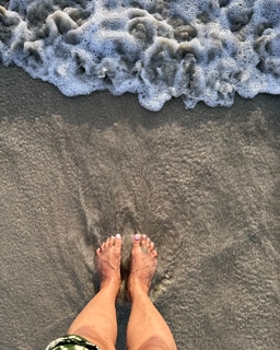 Sameera Reddy feet photo thumbnail