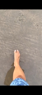 Sameera Reddy feet photo thumbnail