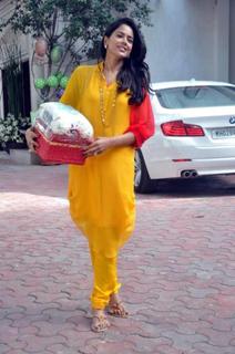 Sameera Reddy feet photo thumbnail