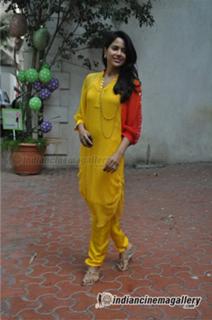 Sameera Reddy feet photo thumbnail