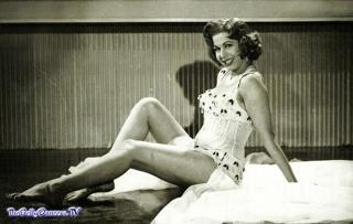 Samia Gamal feet photo 5