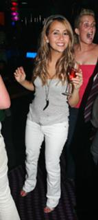 Samia Longchambon feet photo thumbnail