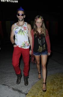 Samia Longchambon feet photo thumbnail