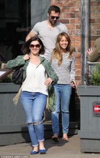 Samia Longchambon feet photo thumbnail