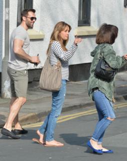 Samia Longchambon feet photo thumbnail