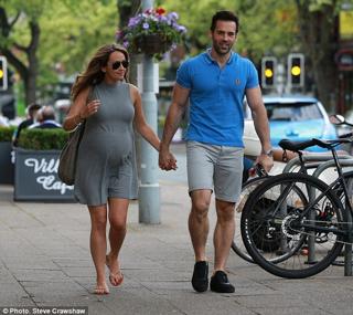 Samia Longchambon feet photo thumbnail