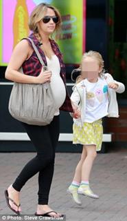 Samia Longchambon feet photo thumbnail