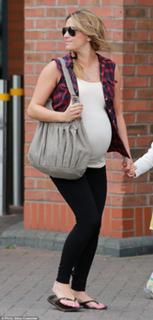 Samia Longchambon feet photo thumbnail