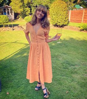 Samia Longchambon feet photo thumbnail