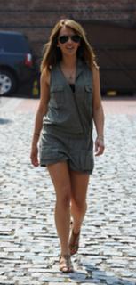 Samia Longchambon feet photo thumbnail