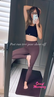 Samia Longchambon feet photo thumbnail