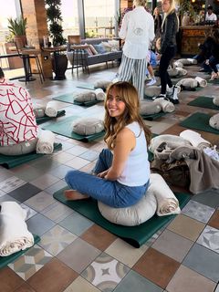 Samia Longchambon feet photo 2