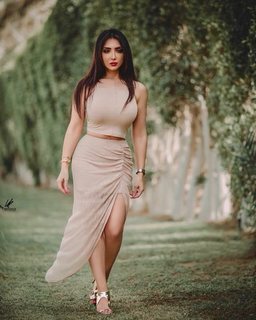 Samia Trabelsi feet photo 6