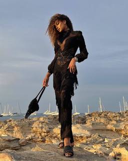 Samira Lui feet photo thumbnail