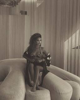 Samira Lui feet photo thumbnail