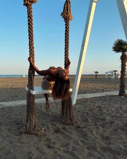 Samira Lui feet photo thumbnail