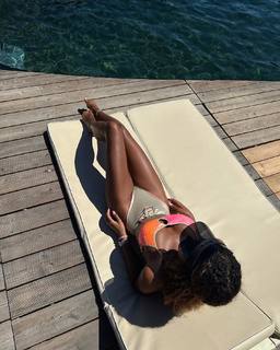 Samira Lui feet photo thumbnail