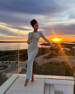 Samira Lui feet photo thumbnail