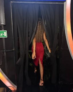 Samira Lui feet photo thumbnail