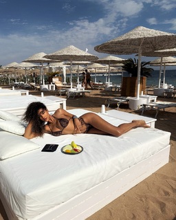 Samira Lui feet photo thumbnail
