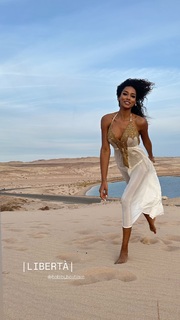 Samira Lui feet photo thumbnail