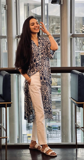 Samvrutha Sunil feet photo 15