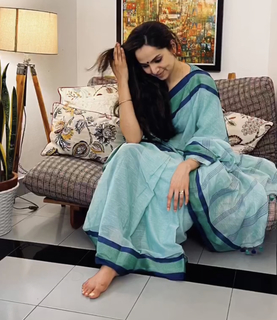 Samvrutha Sunil feet photo 10