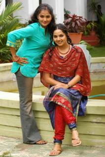 Samvrutha Sunil feet photo 3