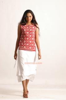 Samvrutha Sunil feet photo 17