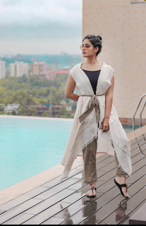 Samyuktha Menon feet photo thumbnail