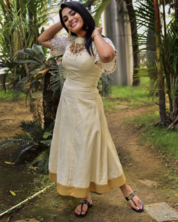 Samyuktha Menon feet photo thumbnail