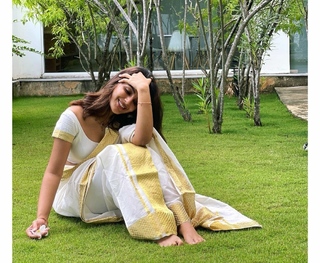 Samyuktha Menon feet photo thumbnail