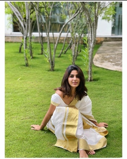 Samyuktha Menon feet photo thumbnail