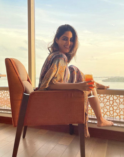 Samyuktha Menon feet photo thumbnail