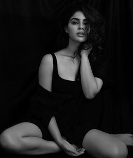Samyuktha Menon feet photo thumbnail