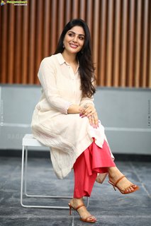 Samyuktha Menon feet photo thumbnail