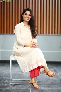 Samyuktha Menon feet photo thumbnail