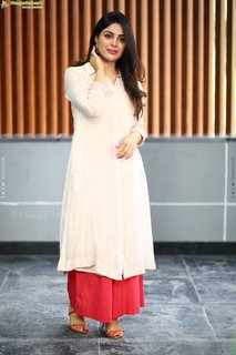Samyuktha Menon feet photo thumbnail