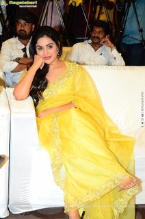 Samyuktha Menon feet photo thumbnail