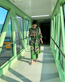 Samyuktha Menon feet photo thumbnail
