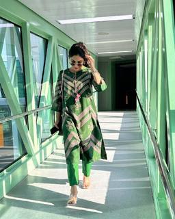 Samyuktha Menon feet photo thumbnail
