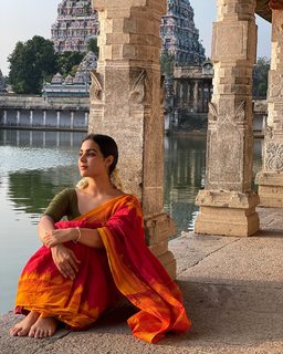 Samyuktha Menon feet photo thumbnail