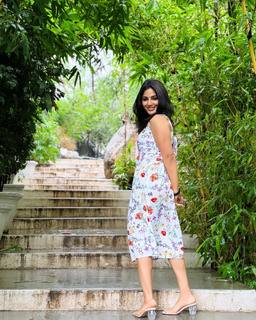 Samyuktha Menon feet photo thumbnail