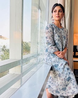 Samyuktha Menon feet photo thumbnail
