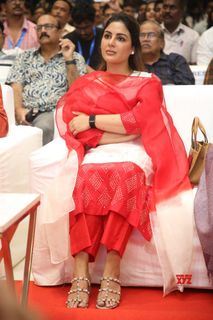 Samyuktha Menon feet photo thumbnail