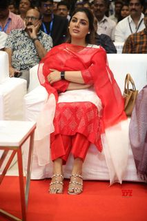 Samyuktha Menon feet photo thumbnail