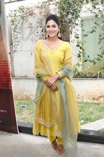 Samyuktha Menon feet photo thumbnail