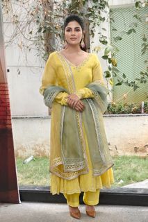 Samyuktha Menon feet photo thumbnail